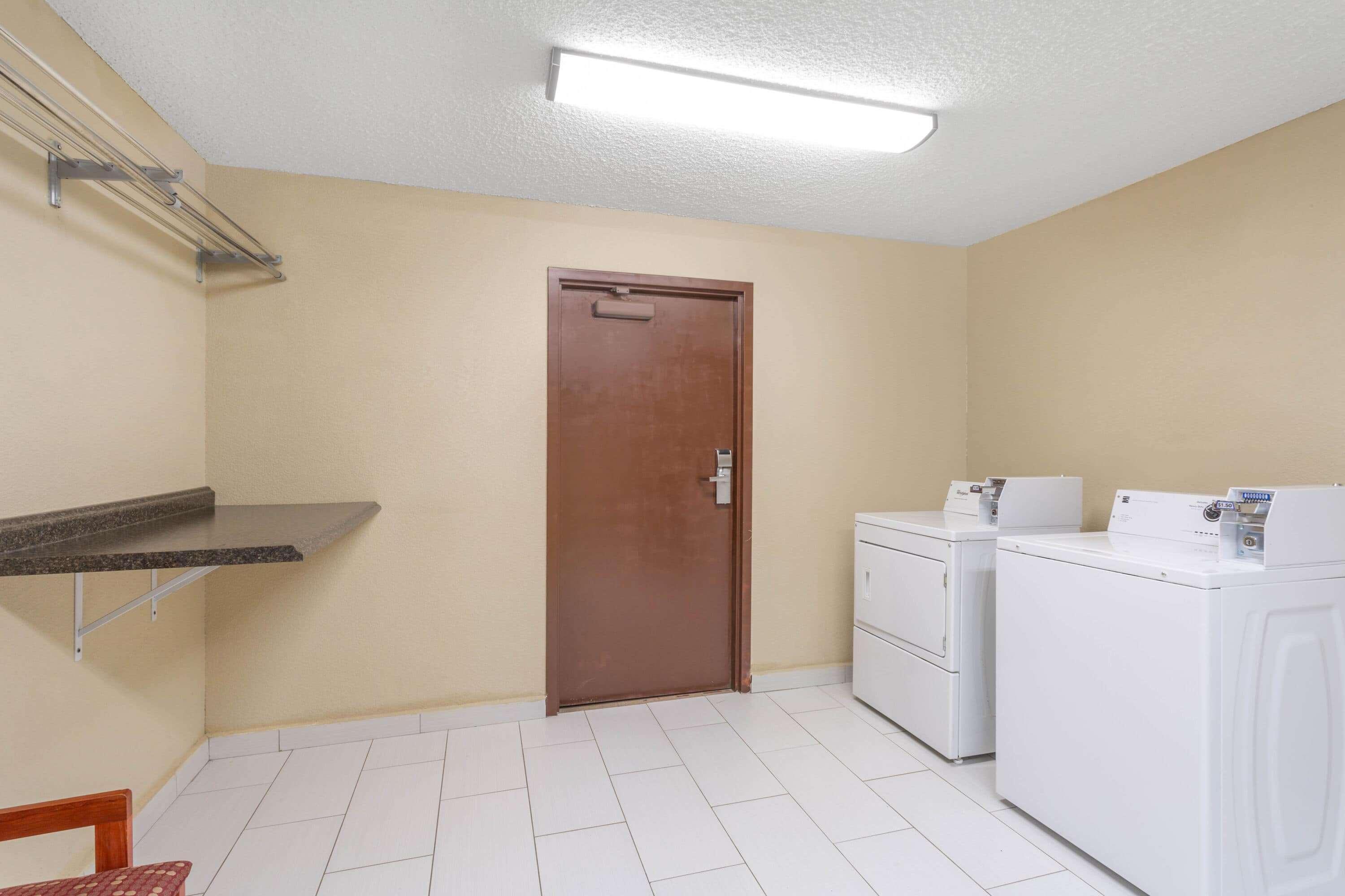 Days Inn By Wyndham Blairsville Екстер'єр фото